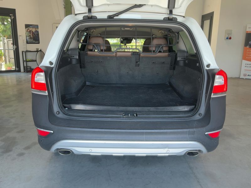 Volvo XC70 2.4 D4 Summum AWD — zdjęcie 10