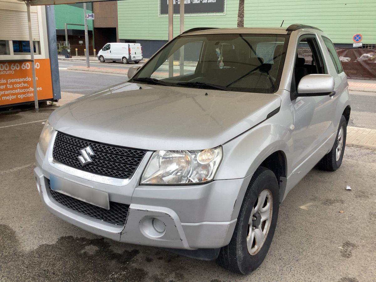 Suzuki Grand 2012