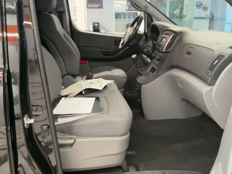 Hyundai H1 2.5 CRDi Cargo Profi — zdjęcie 11