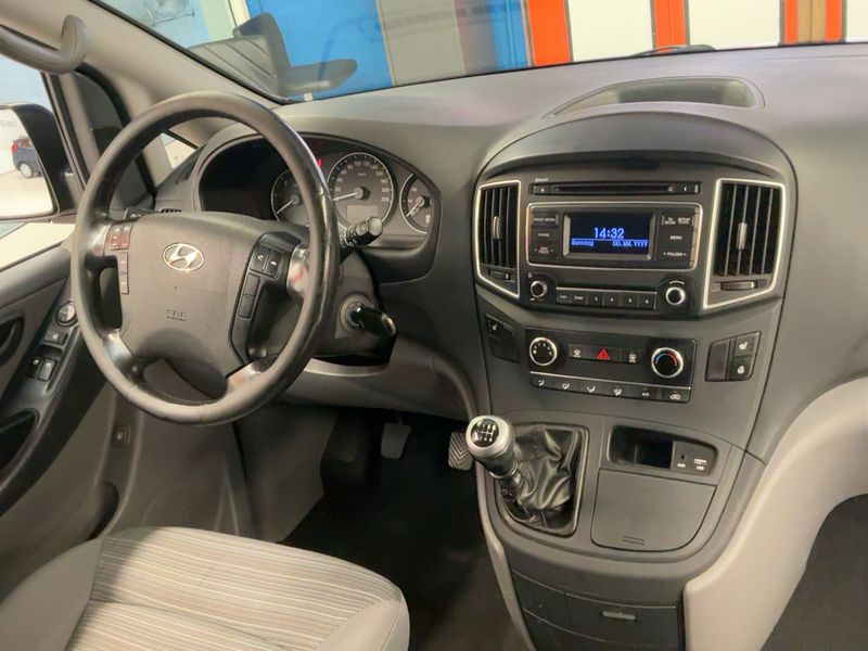 Hyundai H1 2.5 CRDi Cargo Profi — zdjęcie 12