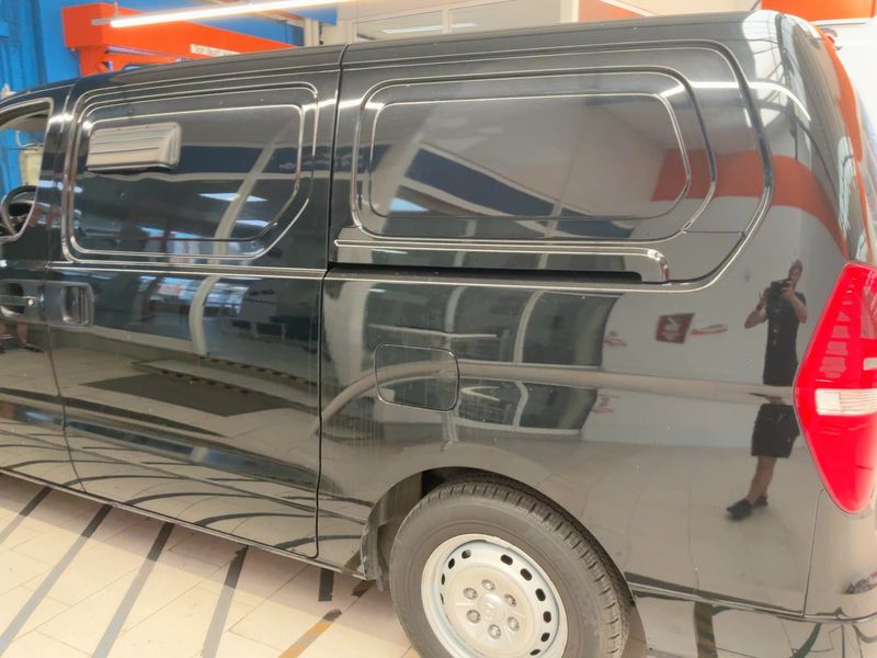 Hyundai H1 2.5 CRDi Cargo Profi — zdjęcie 3