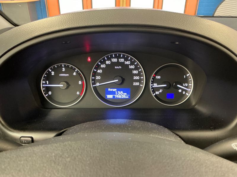 Hyundai H1 2.5 CRDi Cargo Profi — zdjęcie 13