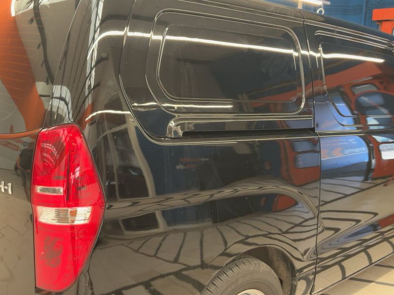 Hyundai H1 2.5 CRDi Cargo Profi — zdjęcie 6