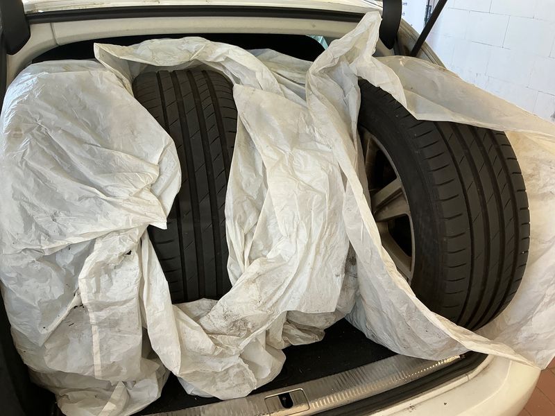 Audi A4 2.0 TDI quattro Attraction 2011 – снимка 15