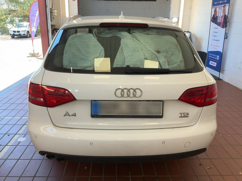 Audi A4 2.0 TDI quattro Attraction 2011 – снимка 7