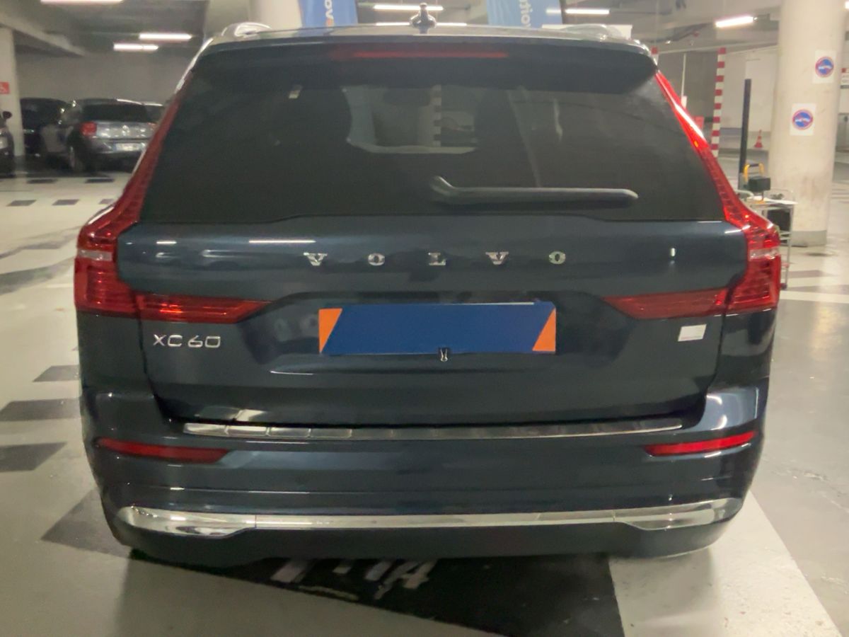 Volvo XC60 2022 — photo 8