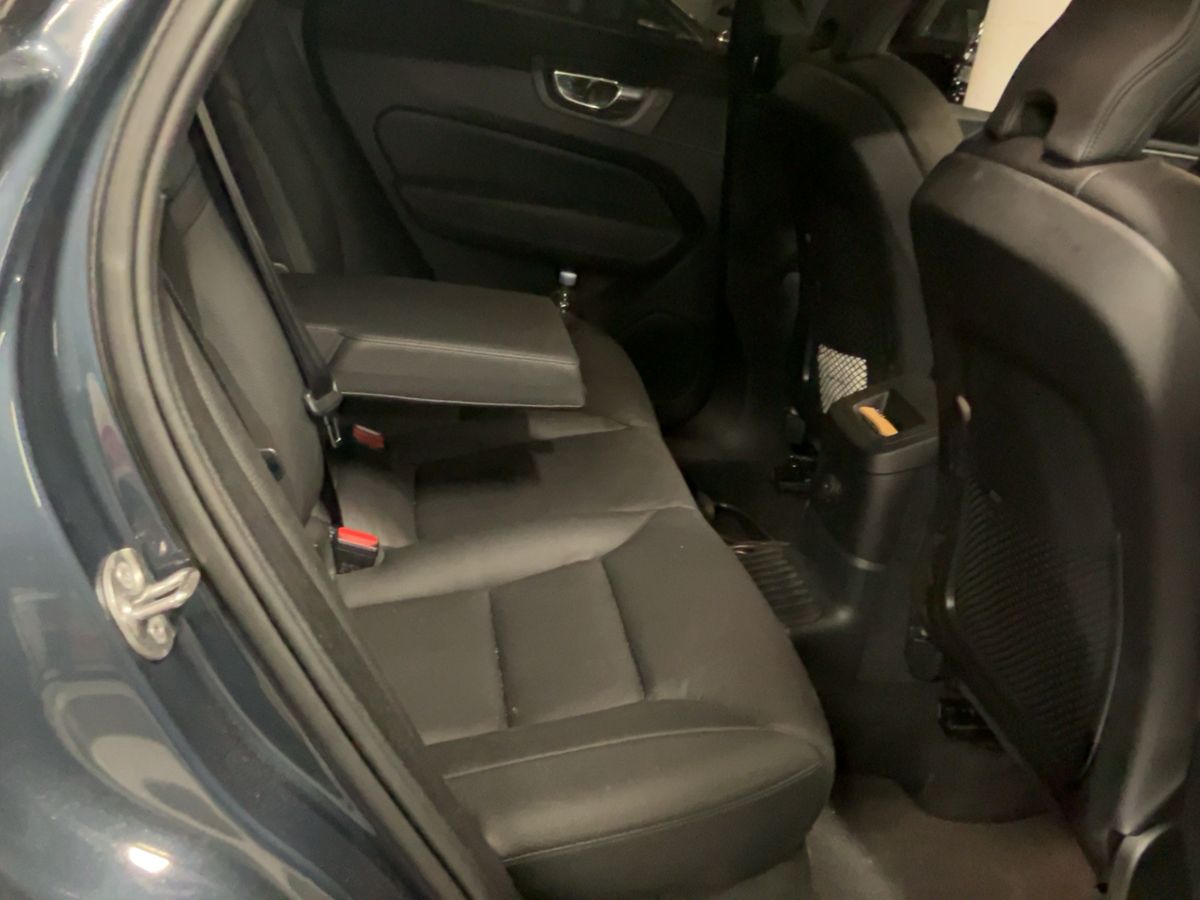 Volvo XC60 2022 — photo 20