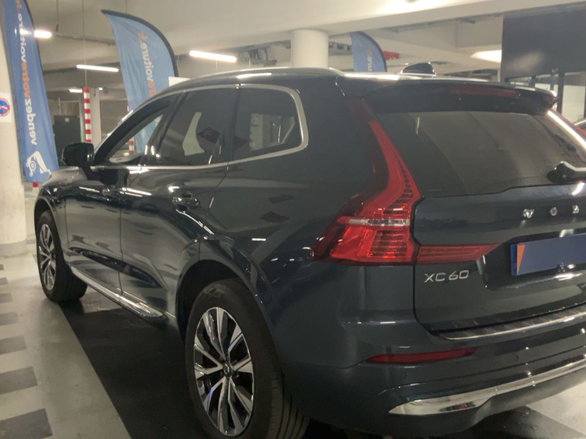 Volvo XC60 2022 — photo 7