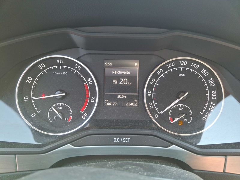 Skoda Superb 1.4 TSI ACT Ambition — zdjęcie 12