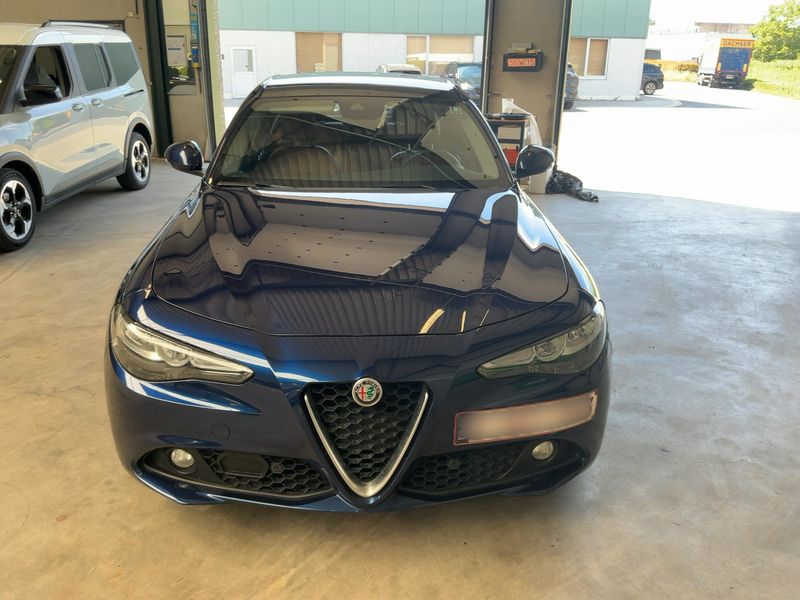 Alfa Romeo Giulia 2.2 JTDM Super — zdjęcie 9