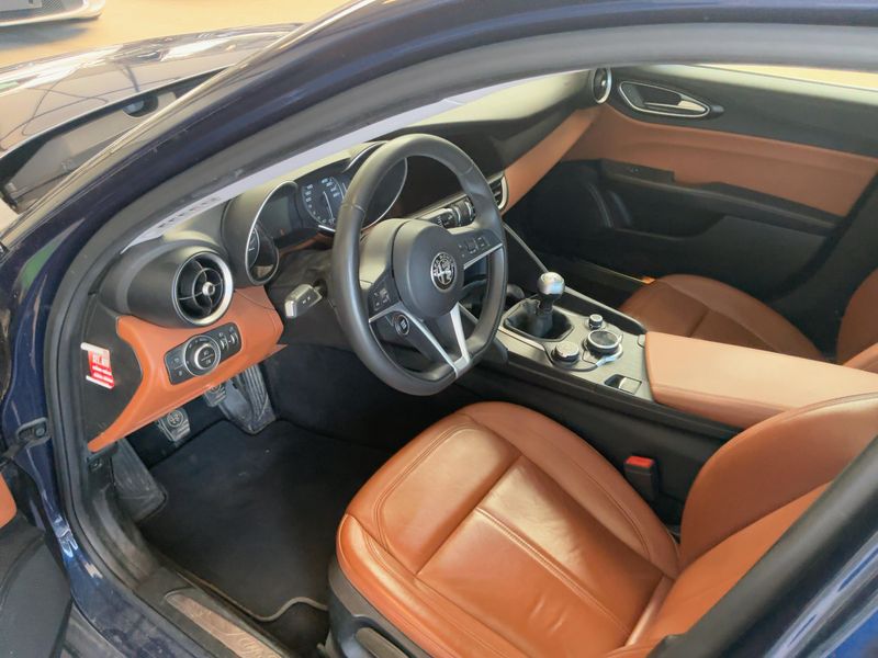 Alfa Romeo Giulia 2.2 JTDM Super — zdjęcie 12