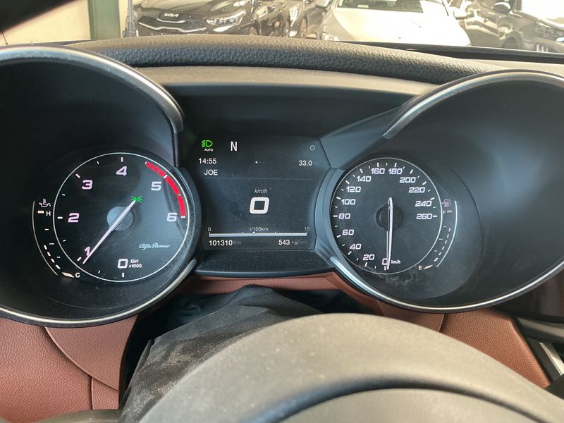 Alfa Romeo Giulia 2.2 JTDM Super — zdjęcie 13