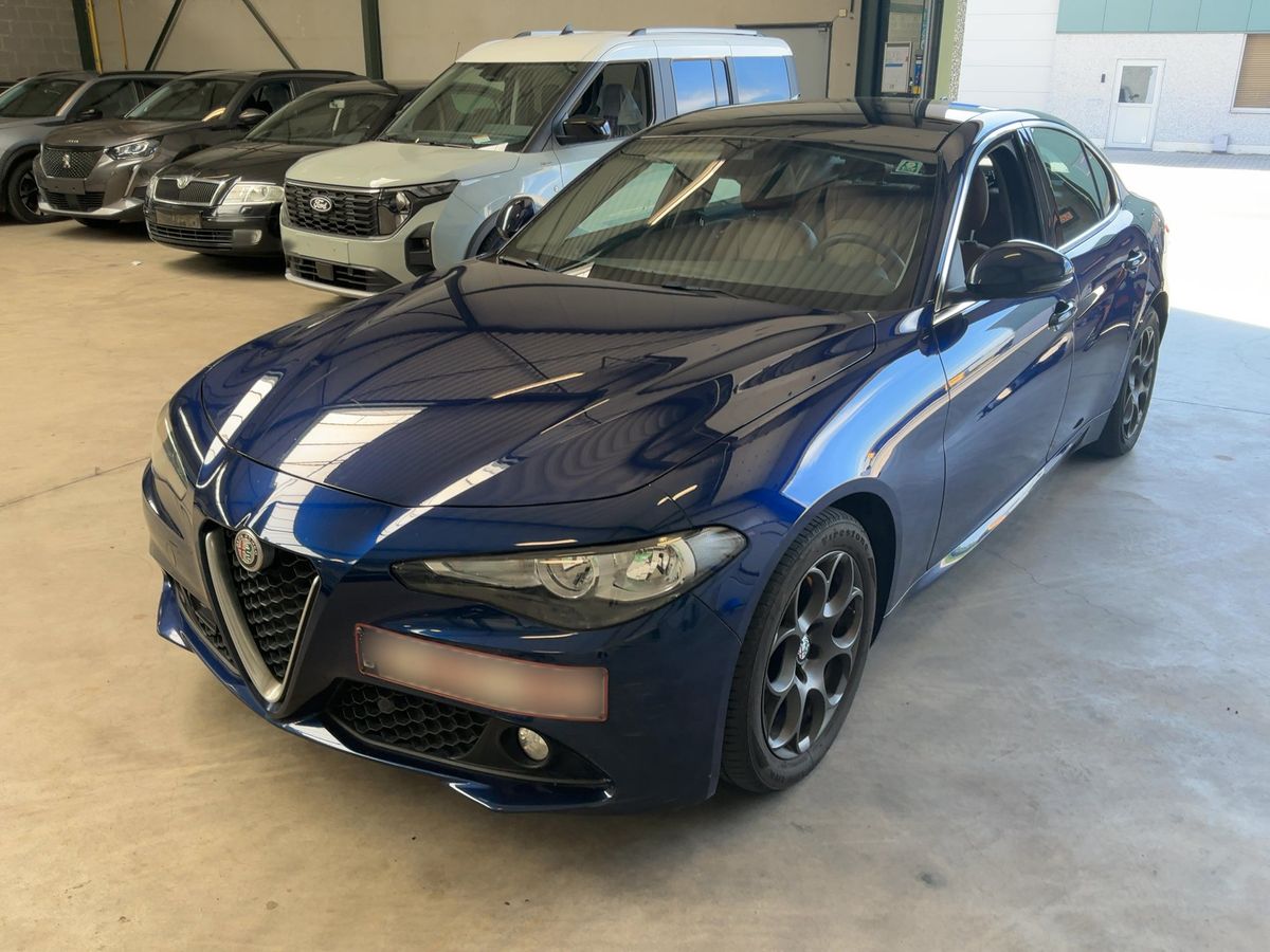 Alfa Romeo 2017 — photo 1