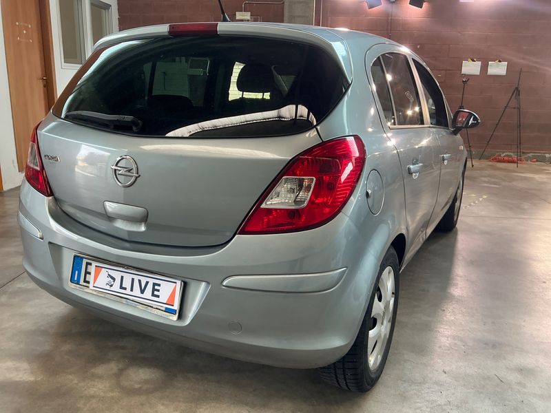 Opel Corsa 1.2 Edition — zdjęcie 2
