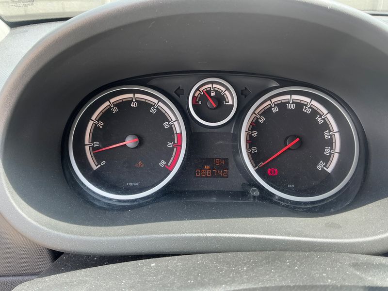 Opel Corsa 1.2 Edition — zdjęcie 4