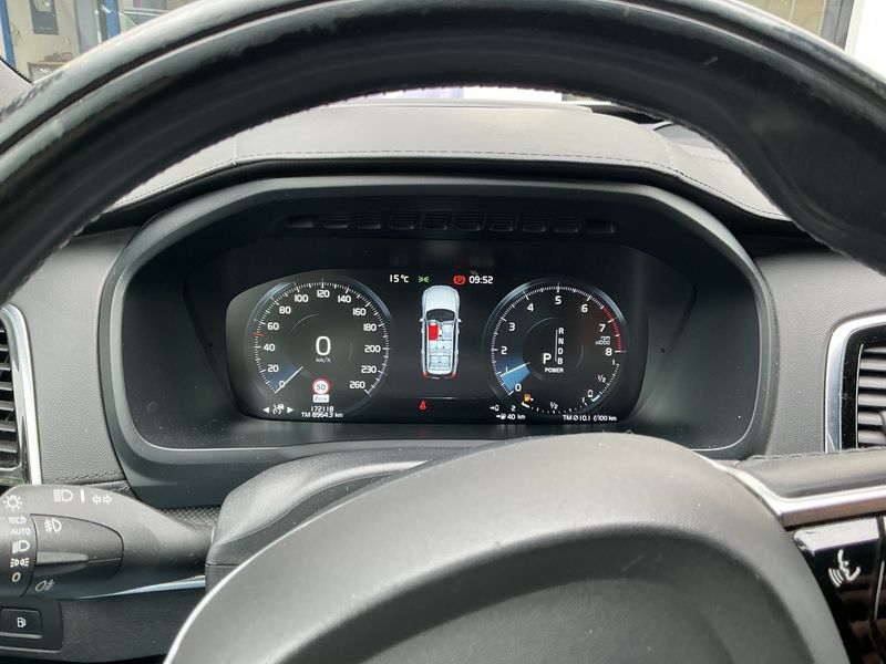 Volvo XC90 2.0 T6 Plug-in Hybrid R-Design AWD — zdjęcie 13