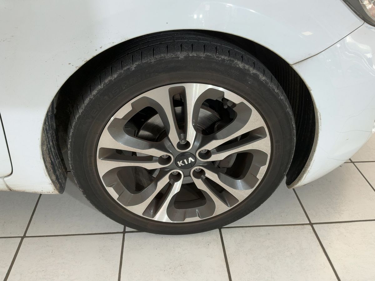Kia pro_cee'd 2013 — photo 12