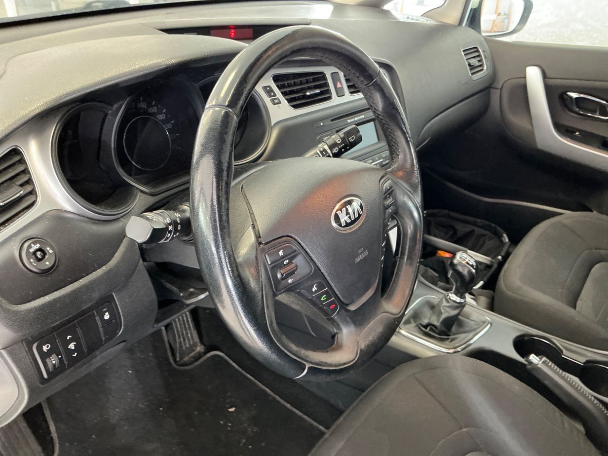 Kia pro_cee'd 2013 — photo 30