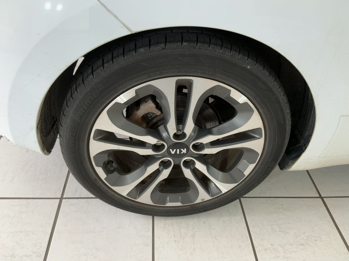 Kia pro_cee'd 2013 — photo 10