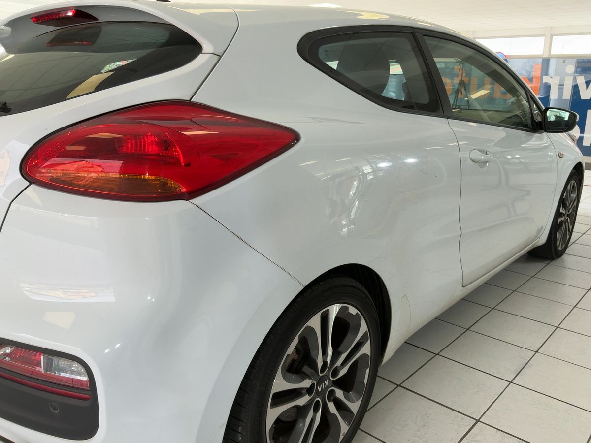 Kia pro_cee'd 2013 — photo 9