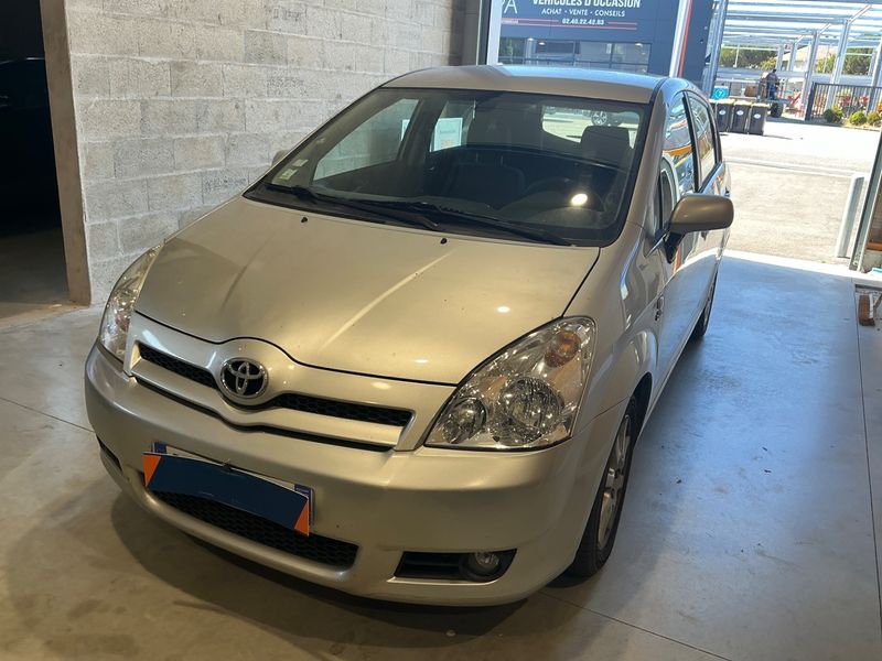 Toyota Corolla Verso 2.0 D-4D Sol