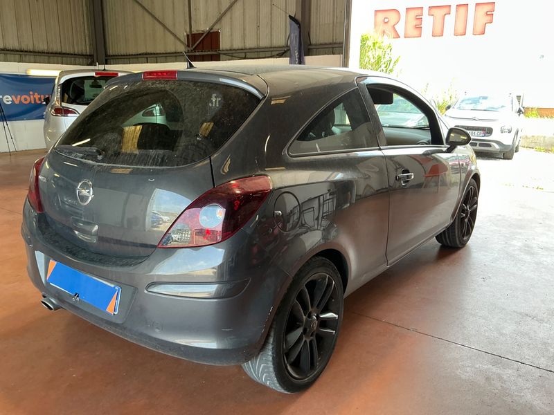 Opel Corsa 1.4 Color Edition — zdjęcie 2