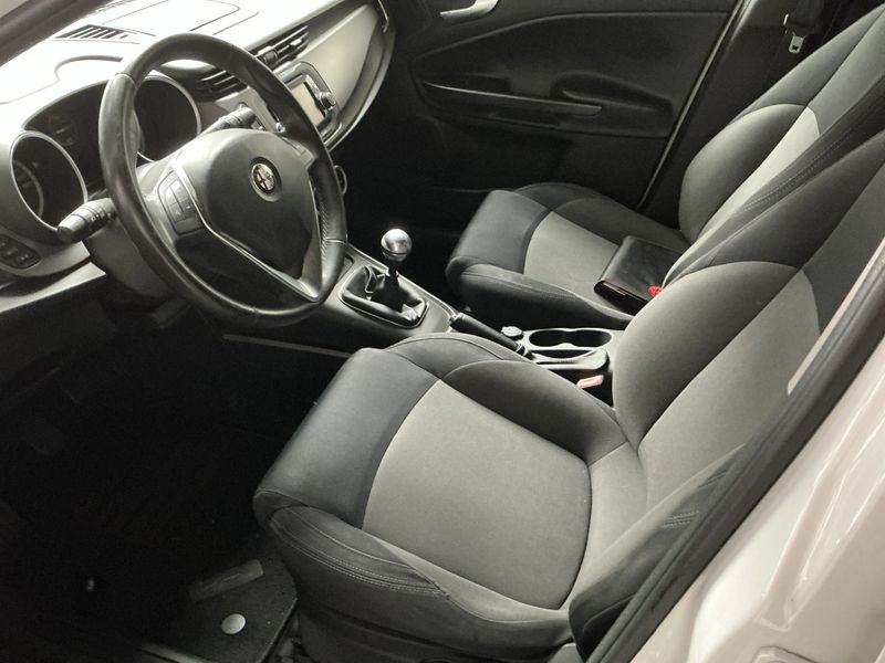 Alfa Romeo Giulietta 1.4 Turbo Impression — zdjęcie 11