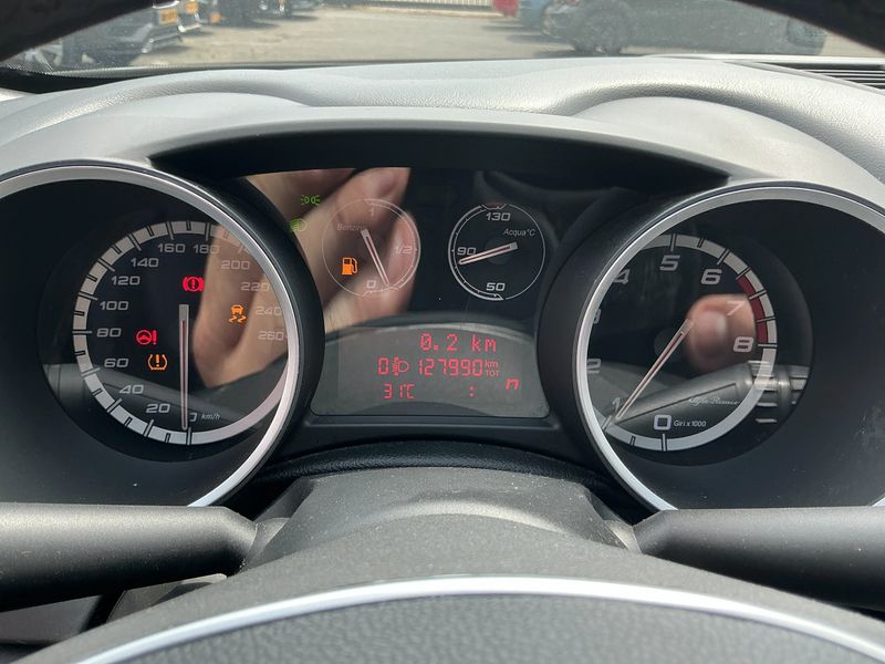 Alfa Romeo Giulietta 1.4 Turbo Impression — zdjęcie 13