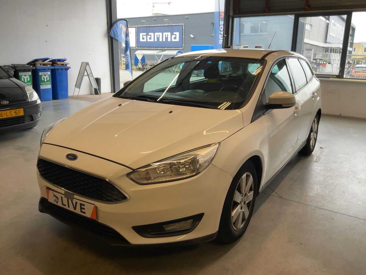 Ford Focus 2015 — photo 1