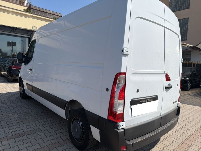 Renault Master 2.3 dCi L2H2 HKa 3,3t — zdjęcie 3