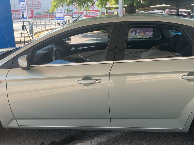 Ford Mondeo 2.0 TDCi Titanium — zdjęcie 4