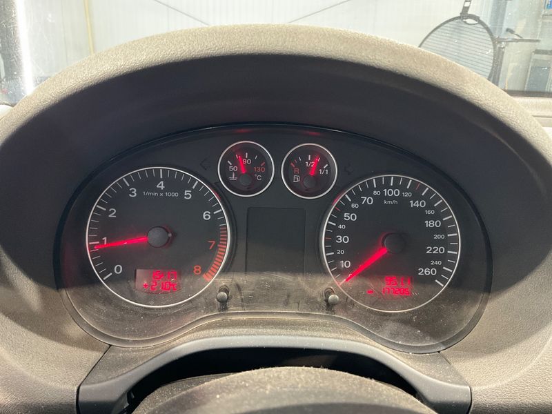 Audi A3 1.6 Attraction — zdjęcie 4