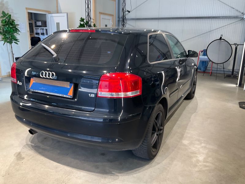 Audi A3 1.6 Attraction — zdjęcie 2