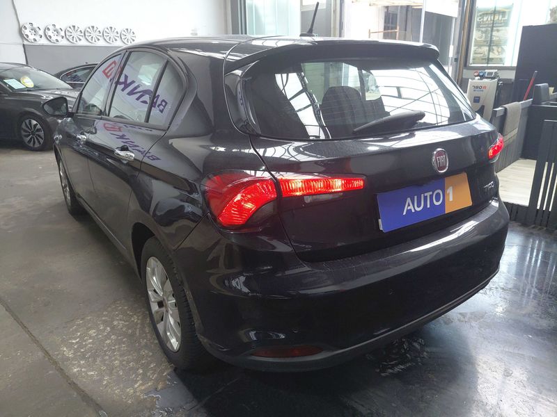 Fiat Tipo 1.4 Turbo Lounge — zdjęcie 3