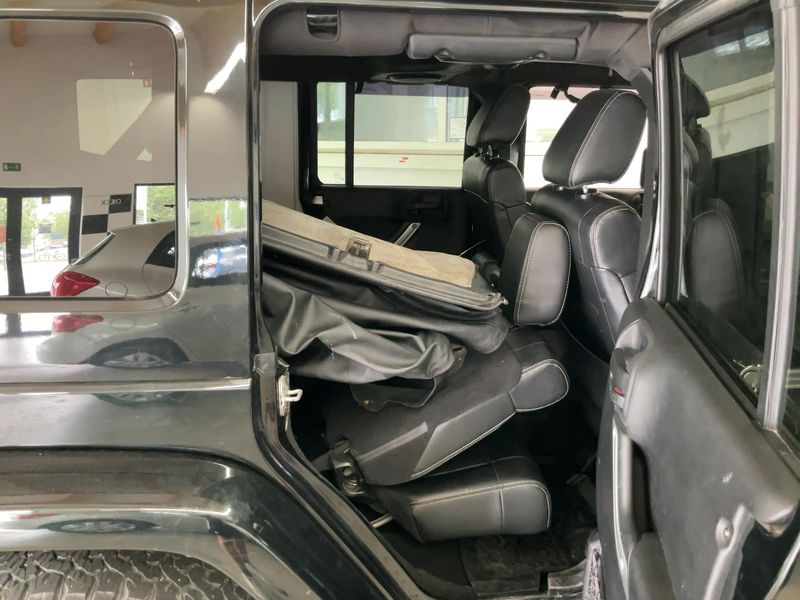 Jeep Wrangler Unlimited 2.8 CRD Sahara — zdjęcie 14