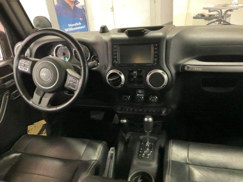 Jeep Wrangler Unlimited 2.8 CRD Sahara — zdjęcie 12