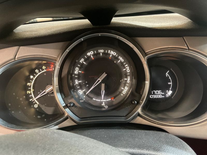 Citroen DS3 1.2 VTi Chic — zdjęcie 4