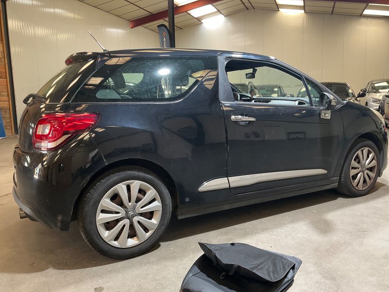 Citroen DS3 1.2 VTi Chic — zdjęcie 2