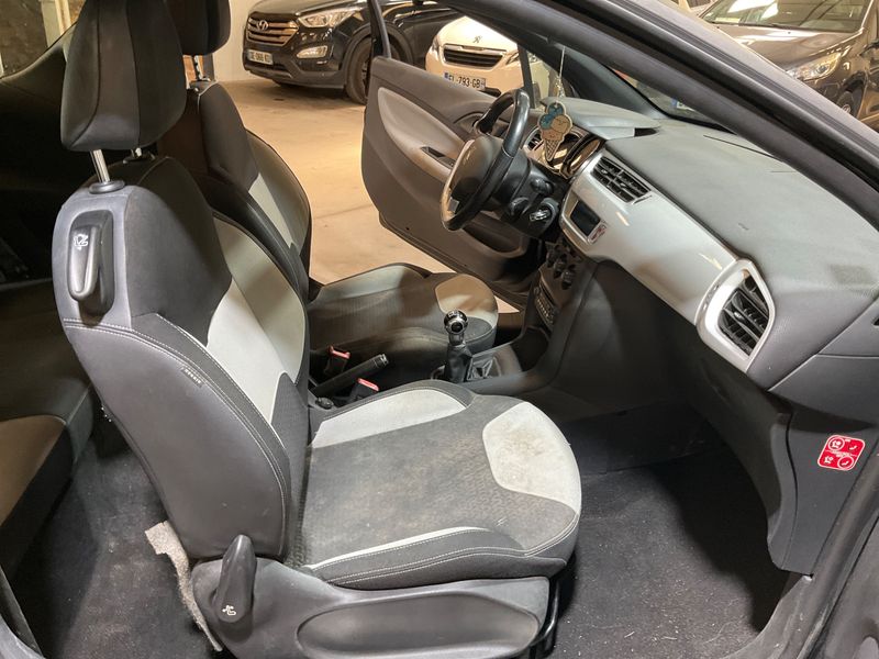 Citroen DS3 1.2 VTi Chic — zdjęcie 3