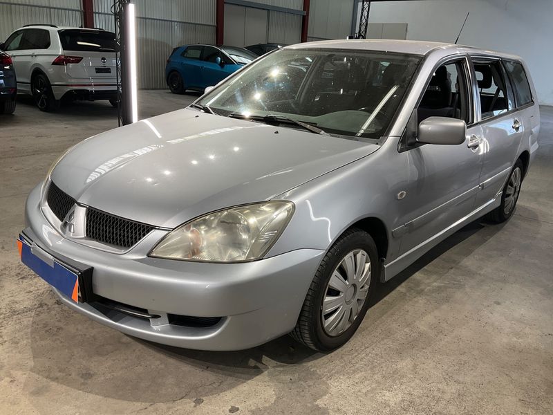 Mitsubishi Lancer 1.6 Invite
