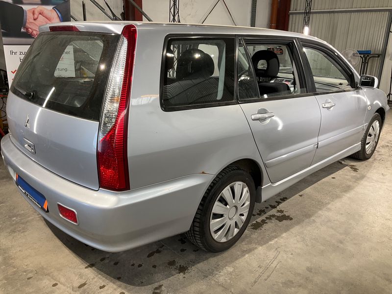 Mitsubishi Lancer 1.6 Invite — zdjęcie 2