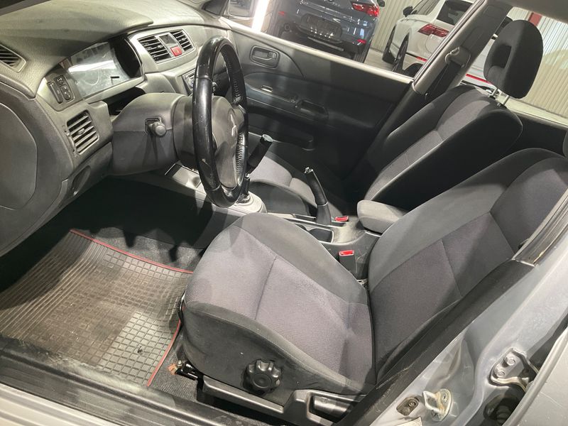 Mitsubishi Lancer 1.6 Invite — zdjęcie 3
