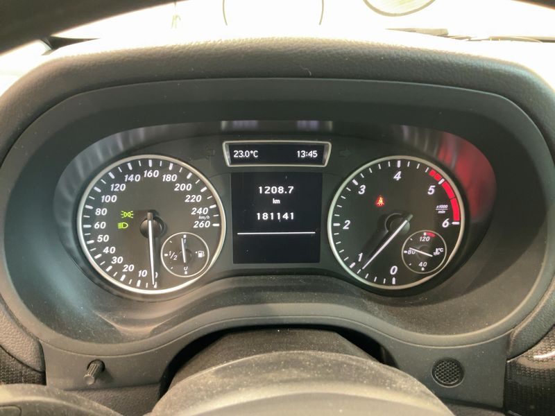 Mercedes-Benz B-Klasse B 180 CDI — zdjęcie 13