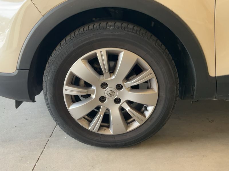Renault Captur 1.2 TCe Zen 2014 – снимка 3