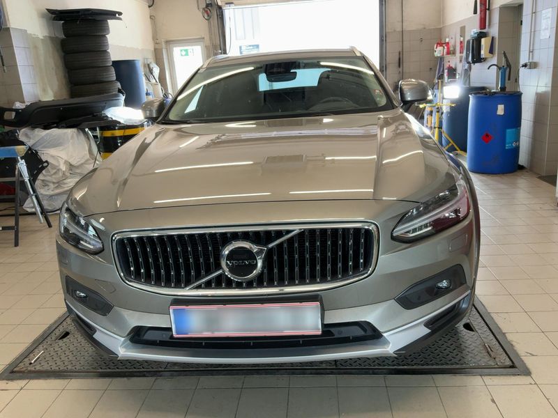 Volvo V90 Cross Country 2.0 B4 Mild-Hybrid Pro AWD — zdjęcie 9