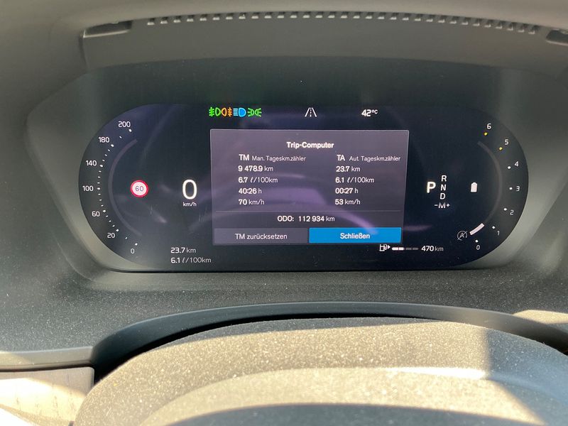 Volvo V90 Cross Country 2.0 B4 Mild-Hybrid Pro AWD — zdjęcie 13