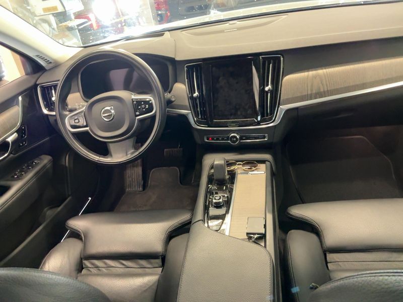 Volvo V90 Cross Country 2.0 B4 Mild-Hybrid Pro AWD — zdjęcie 12