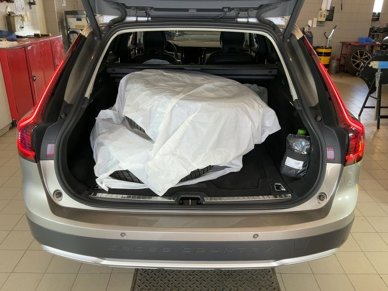 Volvo V90 Cross Country 2.0 B4 Mild-Hybrid Pro AWD — zdjęcie 10