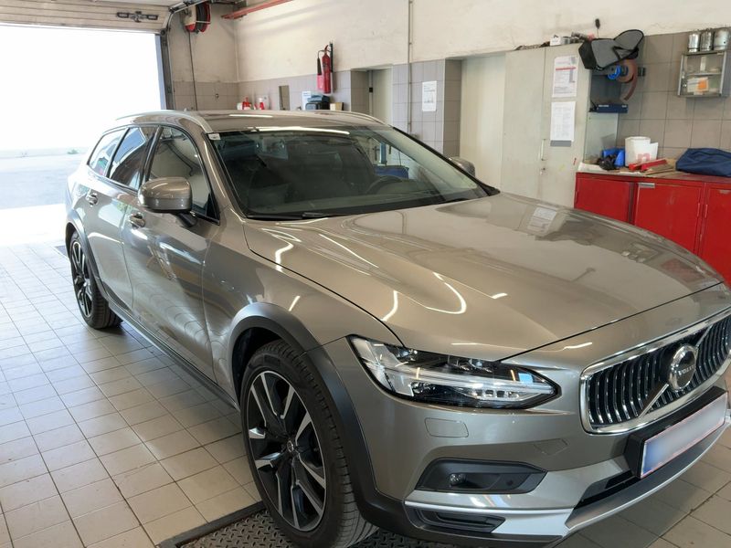 Volvo V90 Cross Country 2.0 B4 Mild-Hybrid Pro AWD — zdjęcie 8