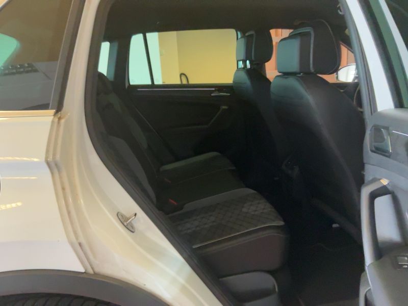 Volkswagen Tiguan 1.5 TSI ACT R-Line — zdjęcie 14